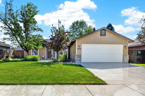 Photo of 6730 N Waterlilly Way, Boise, ID 83714 (MLS # 98985142)