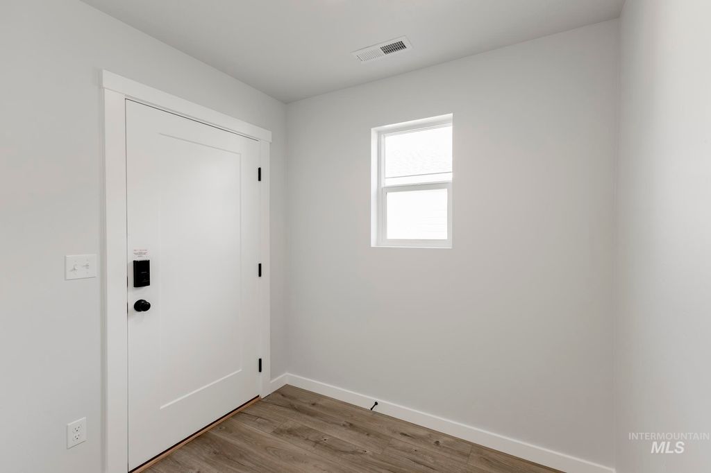 Photo of 7006 S Old Farm Ave, Meridian, ID 83642 (MLS # 98965246)