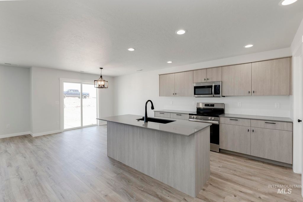 Photo of 7006 S Old Farm Ave, Meridian, ID 83642 (MLS # 98965246)