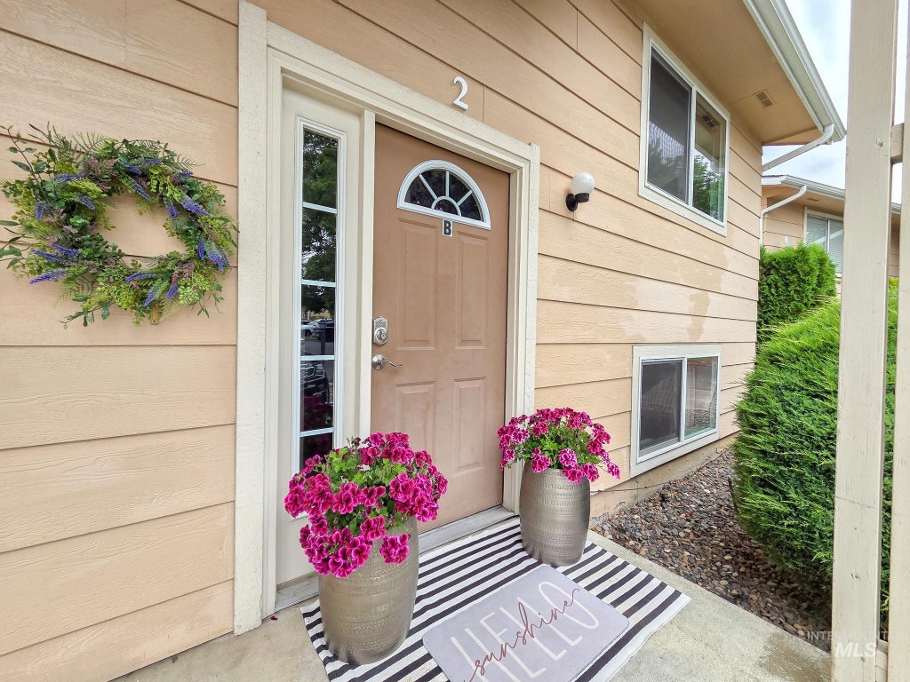 Photo of 3129 8th Street C #2, Lewiston, ID 83501 (MLS # 98992141)