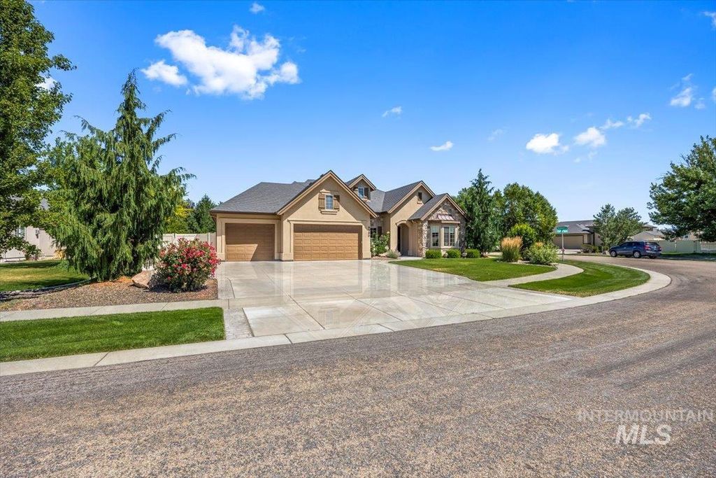 Photo of 9790 W Golden Rain St, Star, ID 83669 (MLS # 98977095)