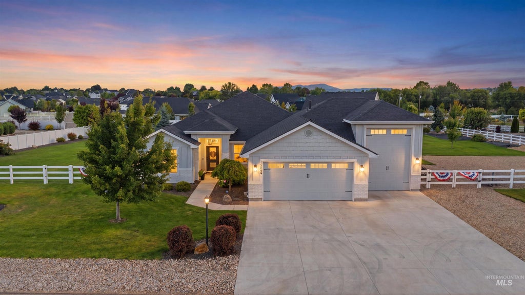 Photo of 15094 Pronghorn Dr, Caldwell, ID 83607 (MLS # 98992582)