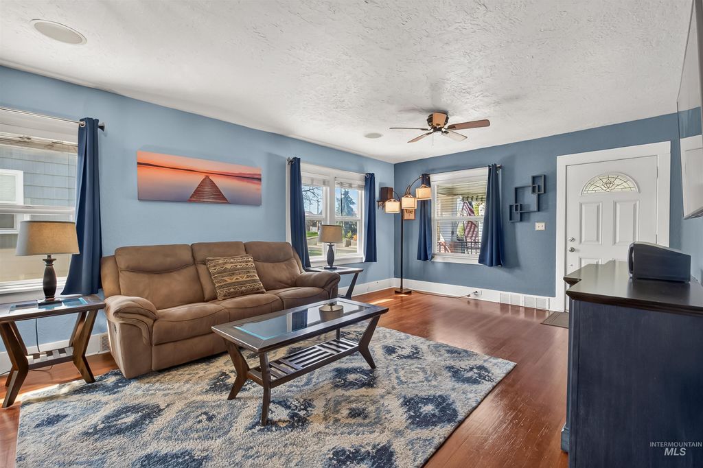 Photo of 921 3rd Street, Clarkston, WA 99403 (MLS # 98982363)