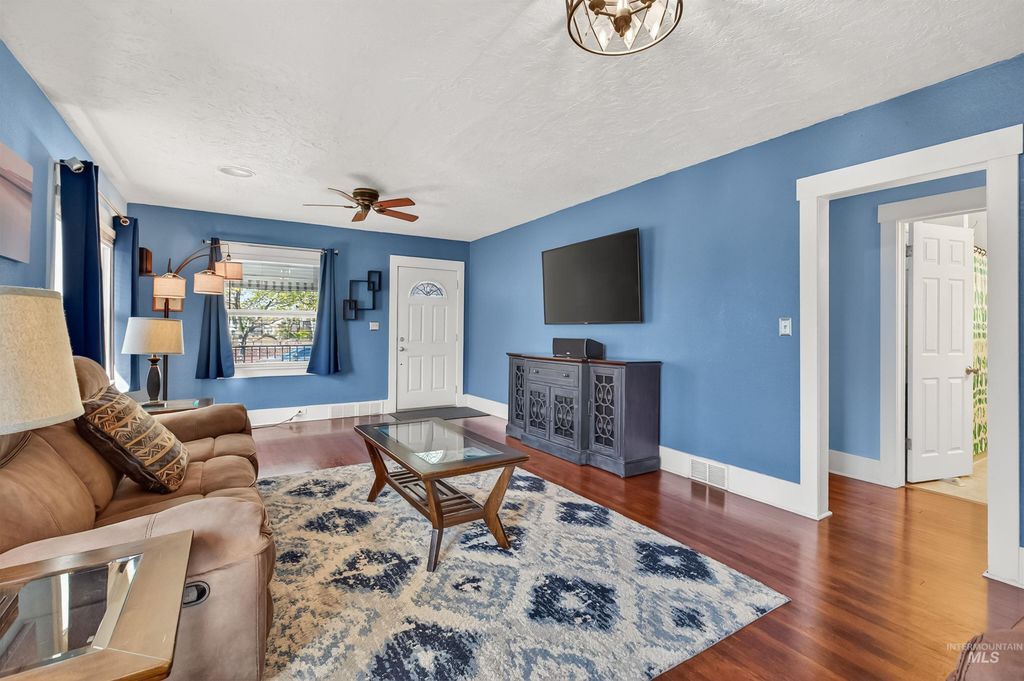 Photo of 921 3rd Street, Clarkston, WA 99403 (MLS # 98982363)