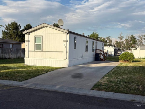 Photo of 715 E Center Street #105, Kimberly, ID 83314 (MLS # 98992124)