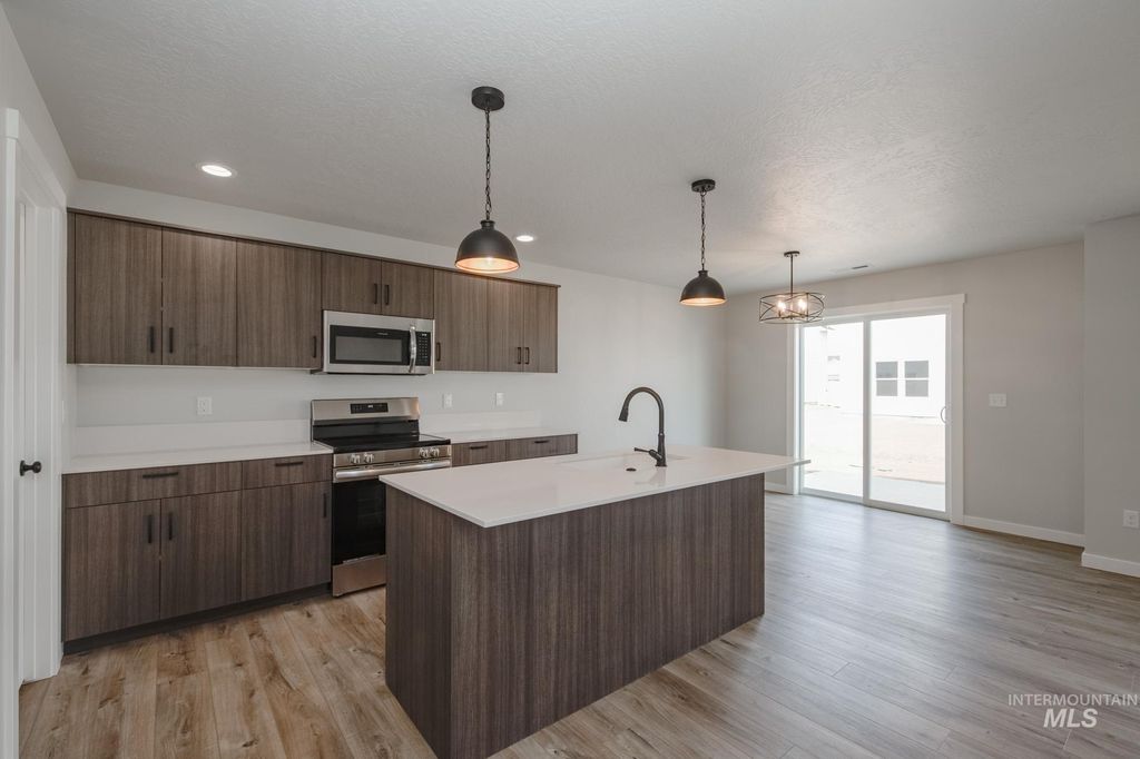 Photo of 6534 W Plateau Creek Dr, Meridian, ID 83646 (MLS # 98985459)
