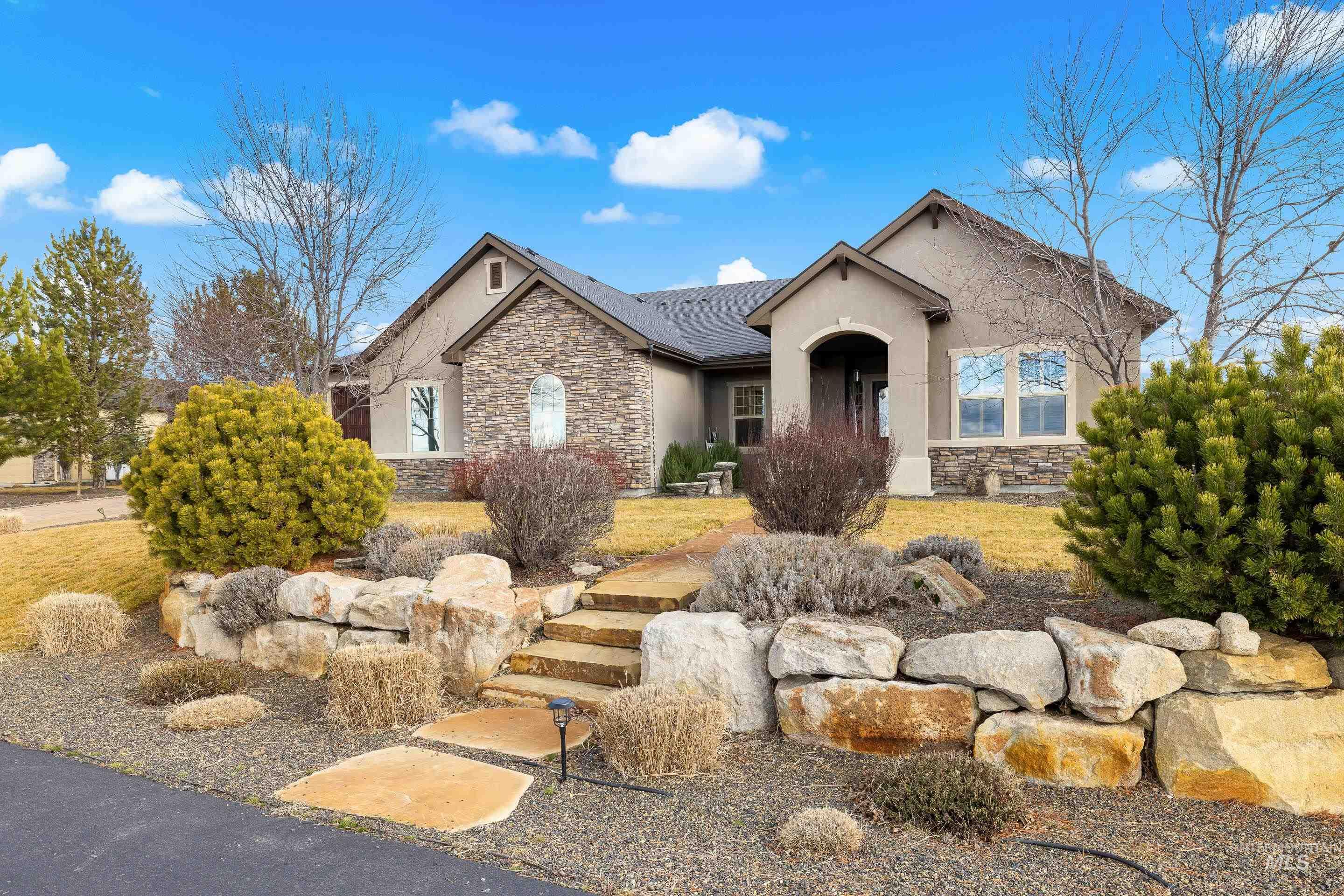 7521 N Grand Ridge Lane