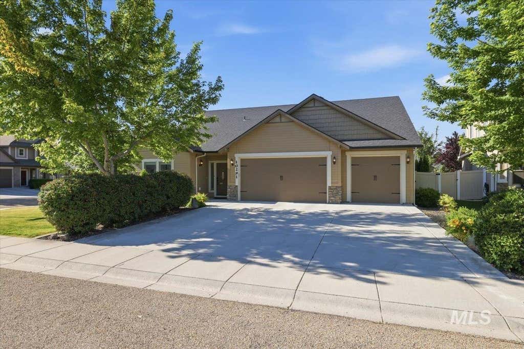 Photo of 10291 Iron Bag Dr, Nampa, ID 83687 (MLS # 98991442)