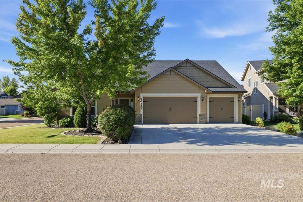Photo of 10291 Iron Bag Dr, Nampa, ID 83687 (MLS # 98991442)