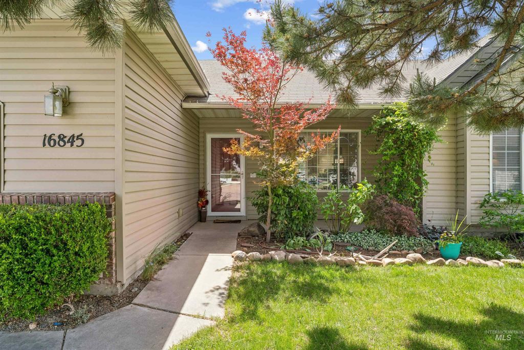 Photo of 16845 Live Oak Place, Caldwell, ID 83607 (MLS # 98985958)