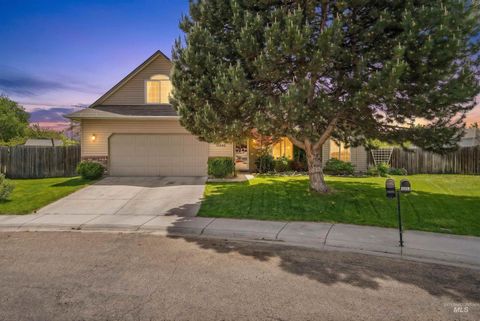 Photo of 16845 Live Oak Place, Caldwell, ID 83607 (MLS # 98985958)