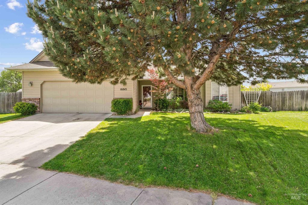 Photo of 16845 Live Oak Place, Caldwell, ID 83607 (MLS # 98985958)