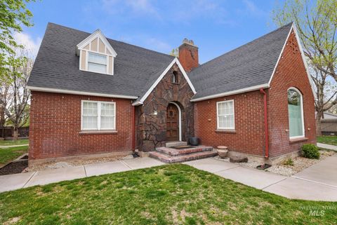 Photo of 102 Fillmore St, Twin Falls, ID 83301 (MLS # 98982106)
