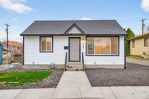 929 10th Street Clarkston WA 99403