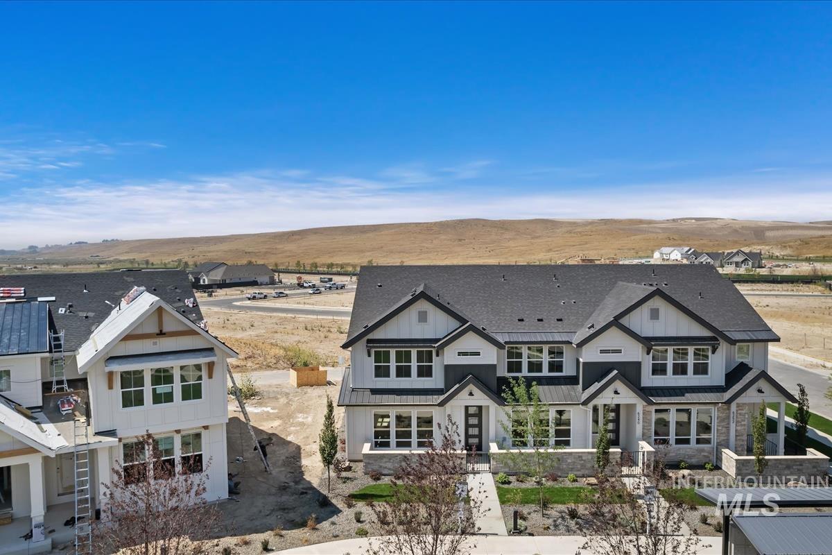 6234 N Holly Springs Ln