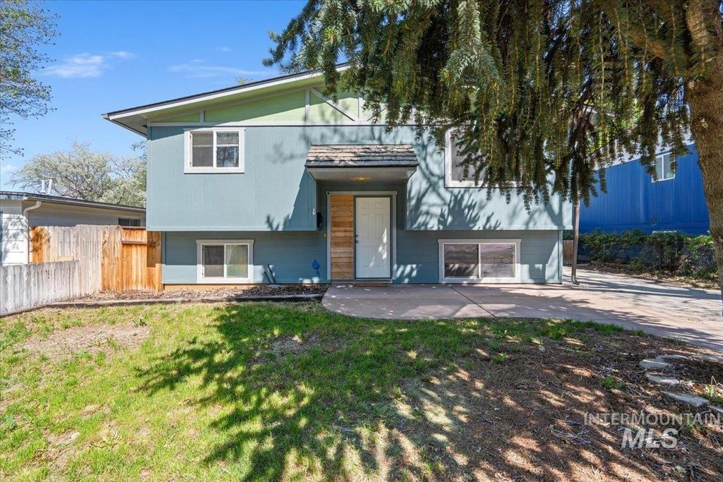 Photo of 2664 S Gourley St, Boise, ID 83705 (MLS # 98985318)