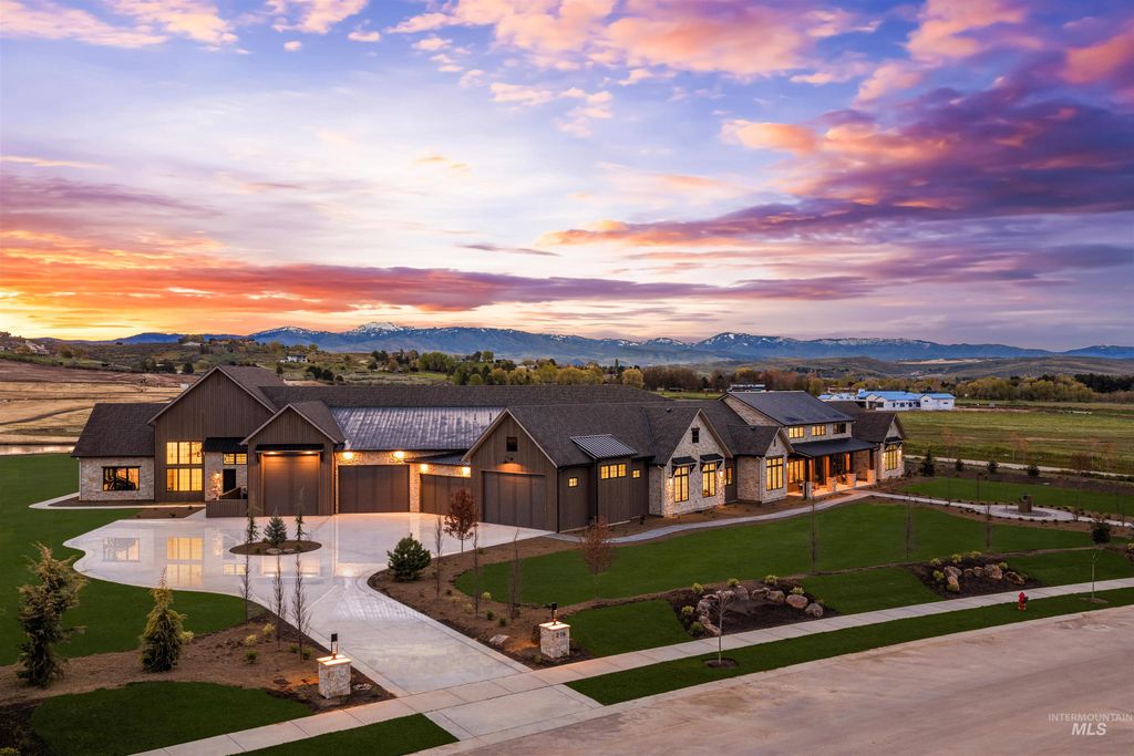 Photo of 216 E Equine Lane, Eagle, ID 83616 (MLS # 98984421)