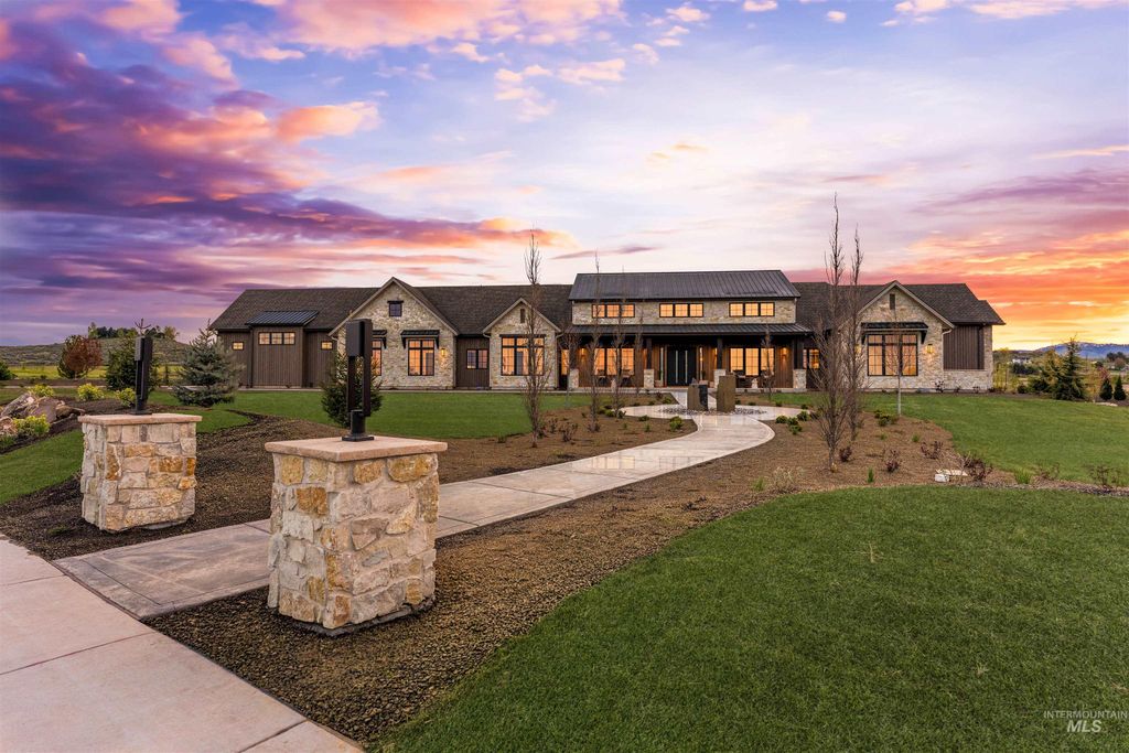 Photo of 216 E Equine Lane, Eagle, ID 83616 (MLS # 98984421)