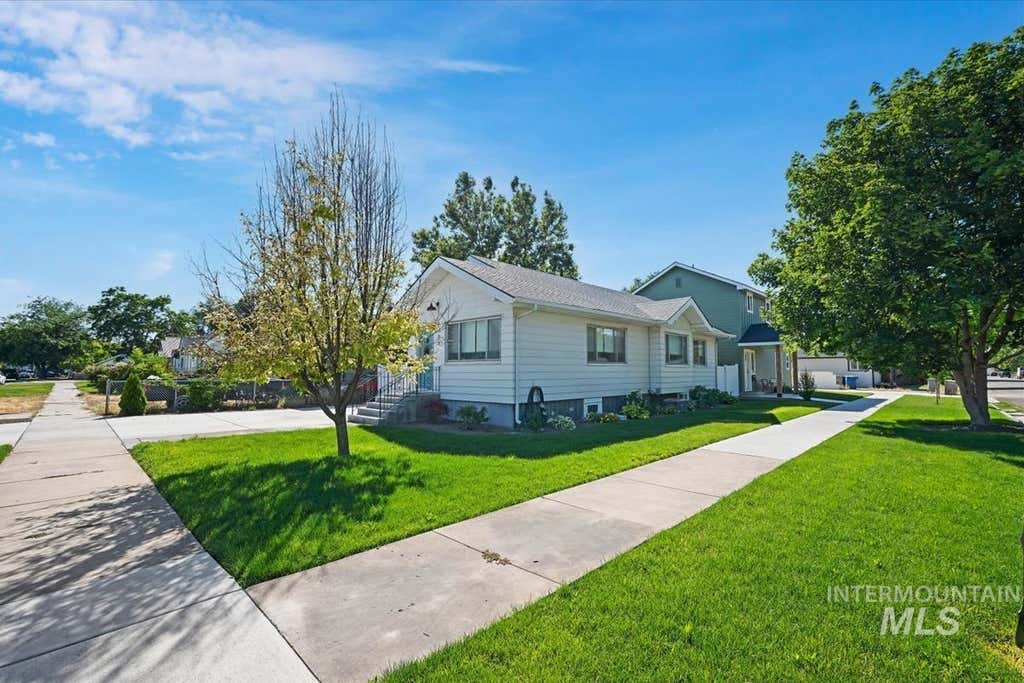 Photo of 1003 15th Ave. S Ave, Nampa, ID 83651 (MLS # 98991482)