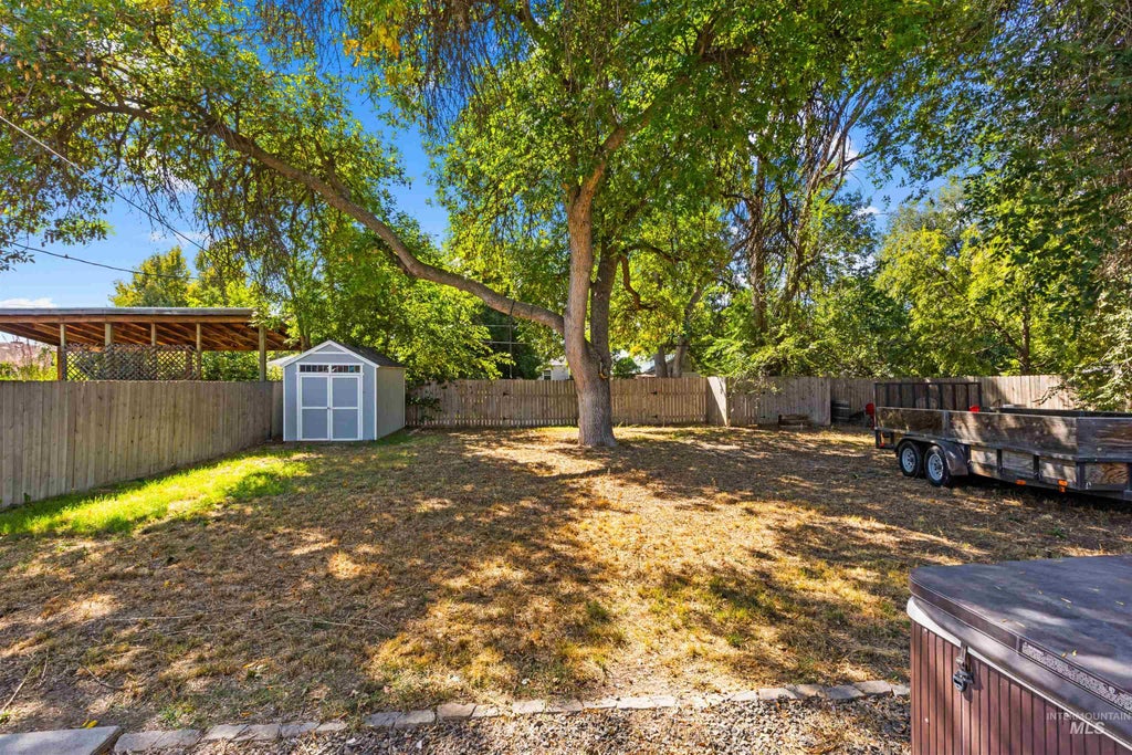 Photo of 209 W Elm St, Caldwell, ID 83605 (MLS # 99001122)