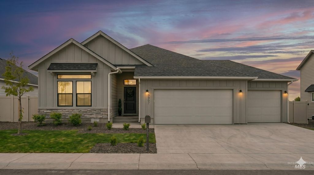 Photo of 3907 W Maypearl St, Meridian, ID 83642 (MLS # 98986258)