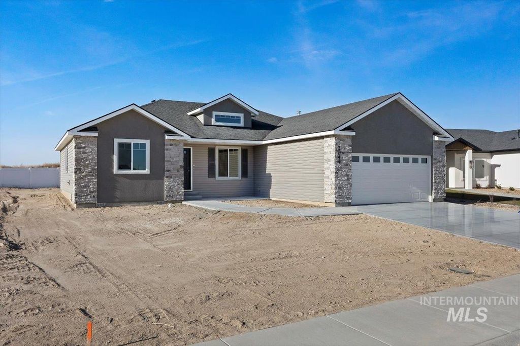 Photo of 2044 Lowline Avenue, Twin Falls, ID 83301 (MLS # 98972995)