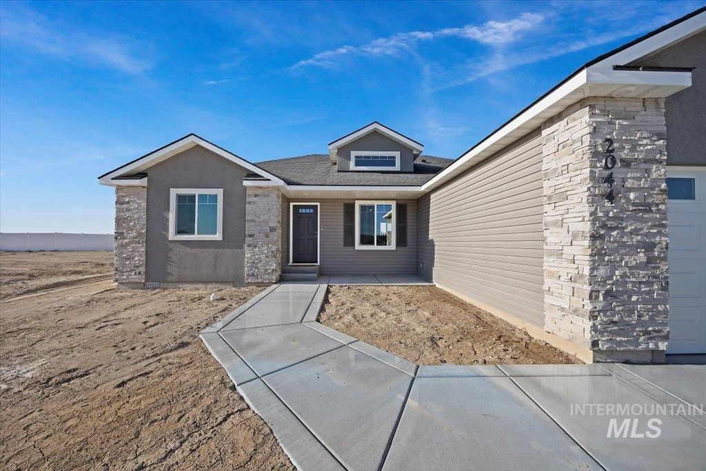 Photo of 2044 Lowline Avenue, Twin Falls, ID 83301 (MLS # 98972995)