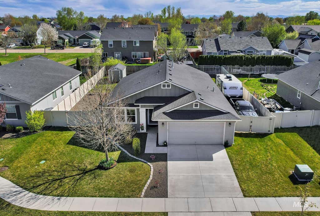 Photo of 8293 E Copenhaver St, Nampa, ID 83687 (MLS # 98991607)