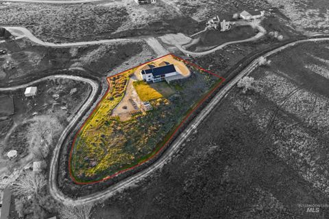 Photo of 27204 Serenity Ln, Caldwell, ID 83607 (MLS # 98979406)