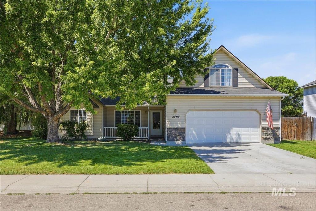 Photo of 2505 S Bluegrass Dr, Nampa, ID 83686 (MLS # 98994182)