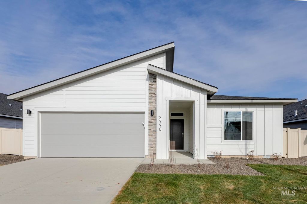 Photo of 3770 E Syracuse St, Nampa, ID 83686 (MLS # 98968417)