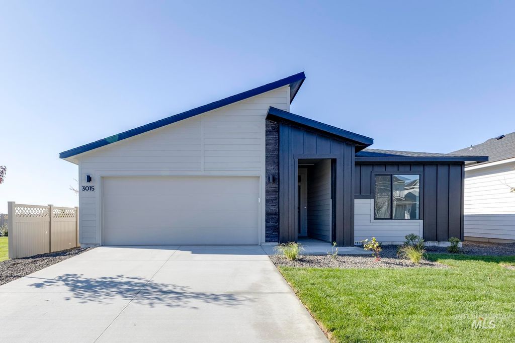 Photo of 3770 E Syracuse St, Nampa, ID 83686 (MLS # 98968417)