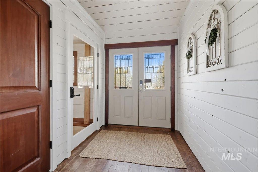 Photo of 712 N 4th St, Parma, ID 83660 (MLS # 98981258)