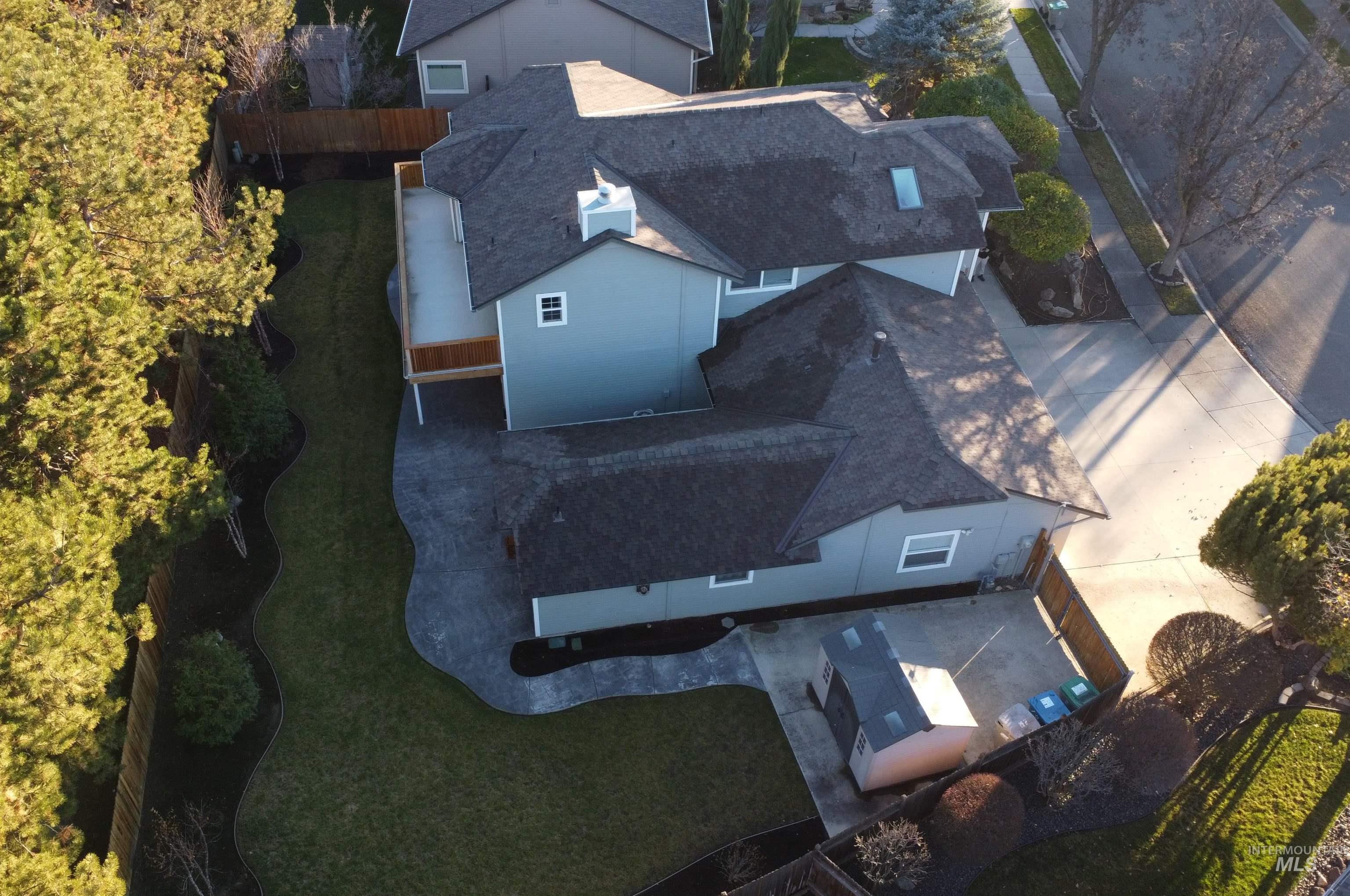 Aerial view of property and surrounding area