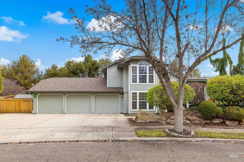 Photo of 7736 W Bayhill St, Boise, ID 83704 (MLS # 98969794)
