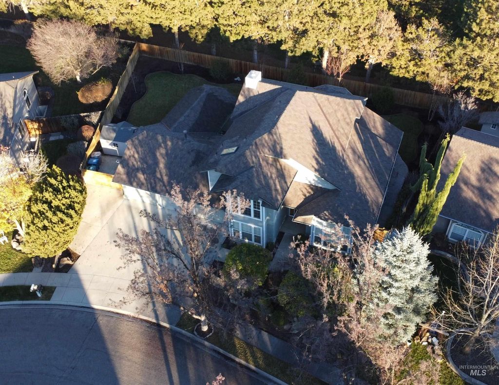 Photo of 7736 W Bayhill St, Boise, ID 83704 (MLS # 98969794)