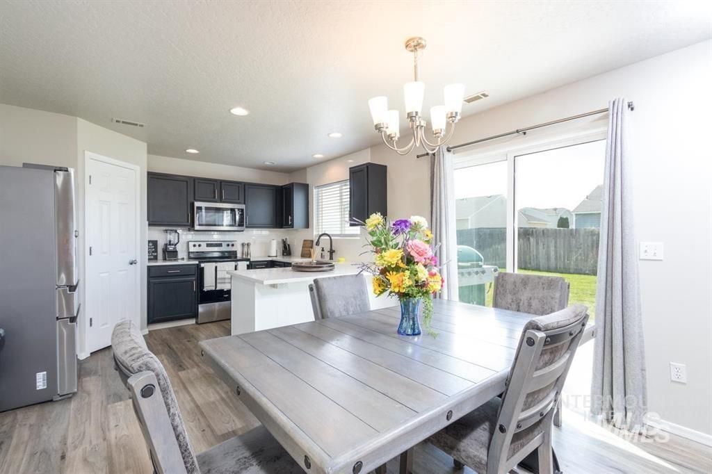 Photo of 13779 Paraiso St, Caldwell, ID 83607 (MLS # 98971989)