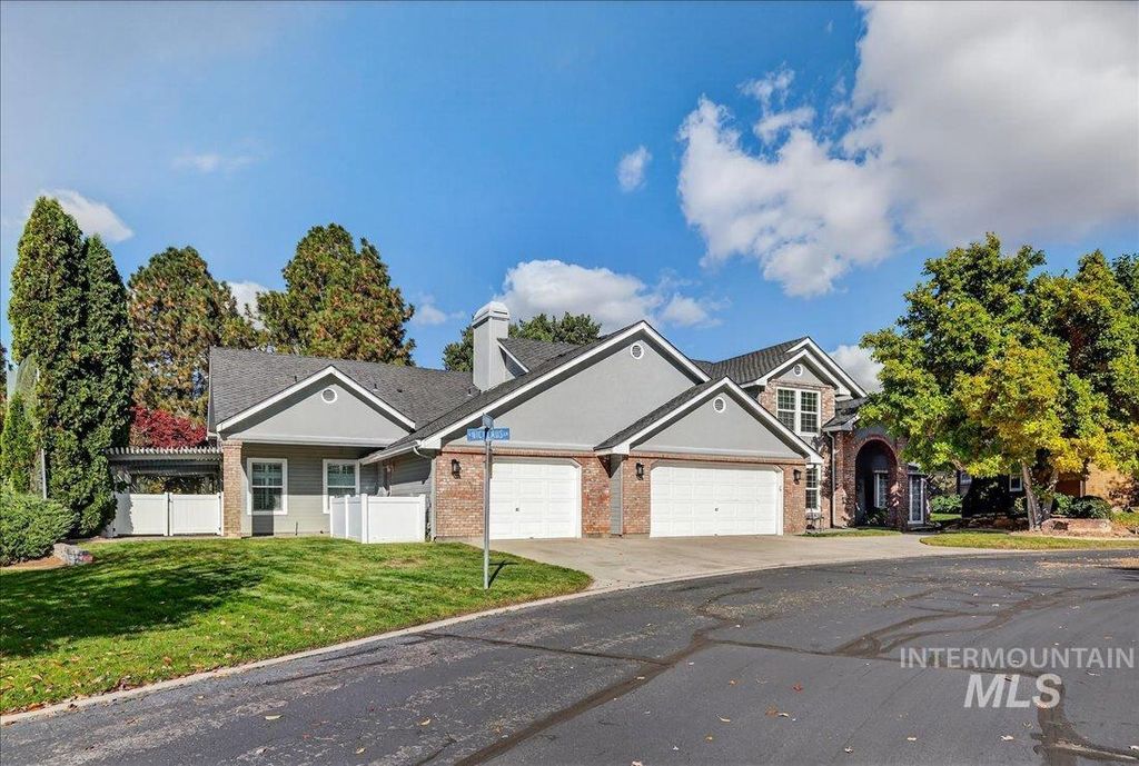 Photo of 898 N Nicklaus Lane, Eagle, ID 83616 (MLS # 98965970)