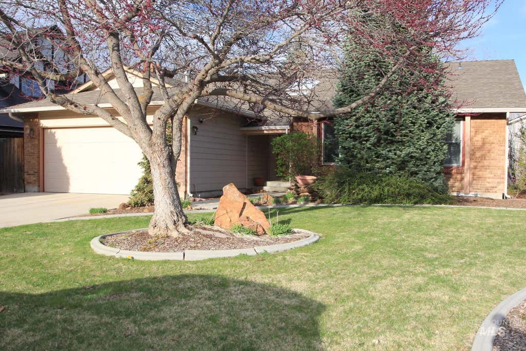 Photo of 3728 W Sugar Creek Dr, Meridian, ID 83646 (MLS # 98998723)