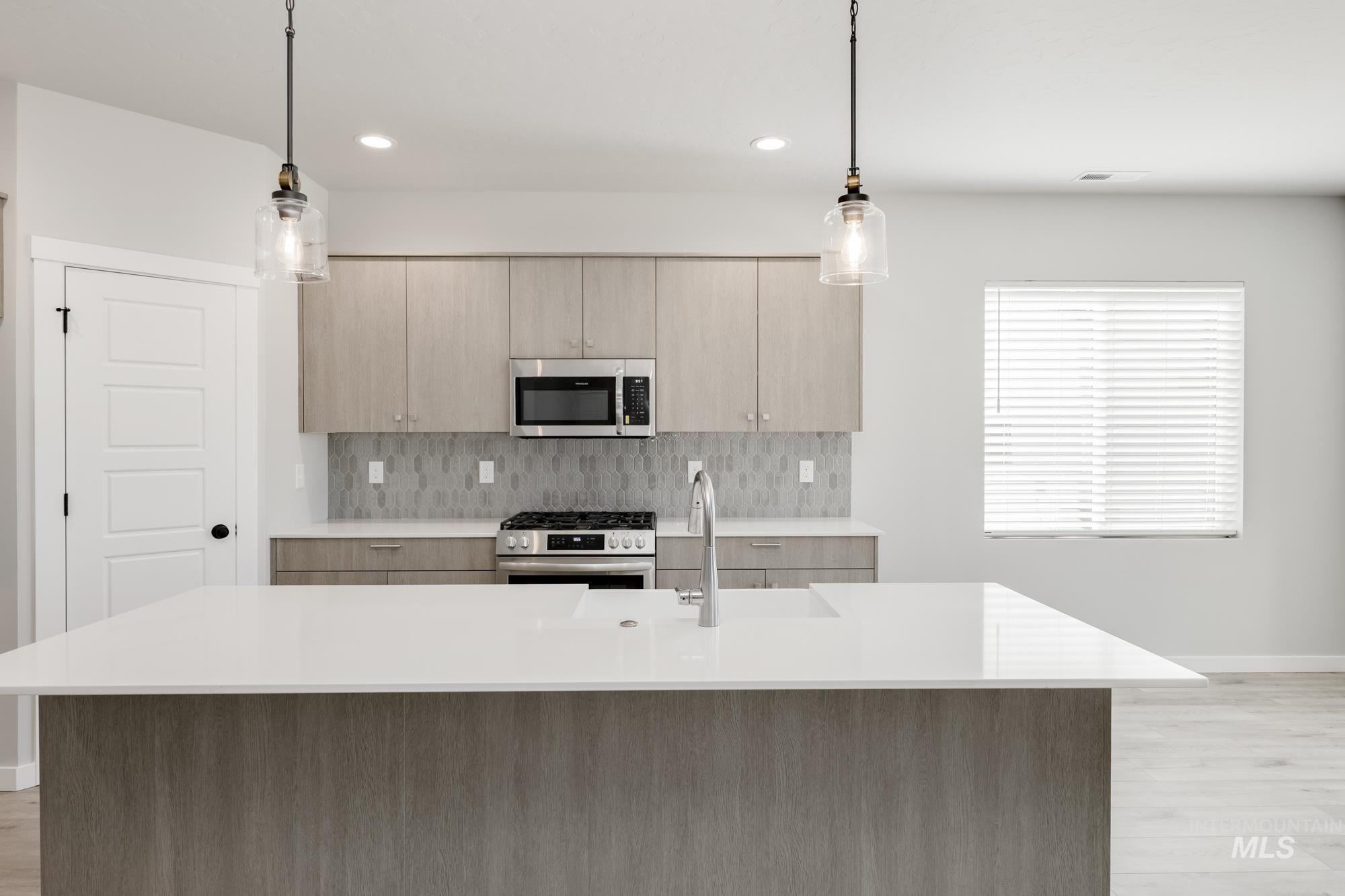 8357 E Cool River Lp