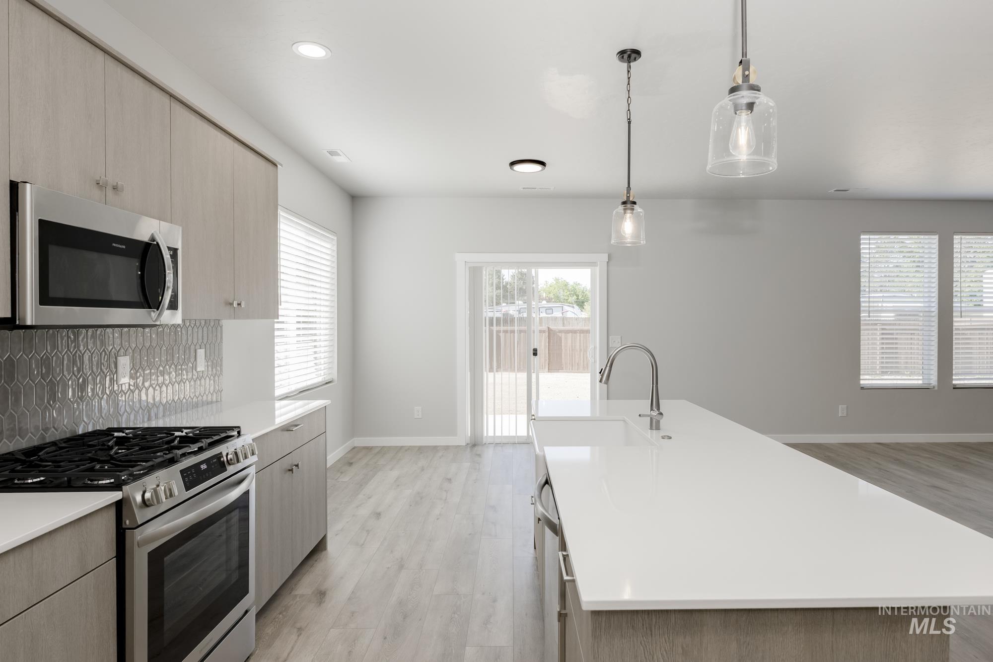 8357 E Cool River Lp