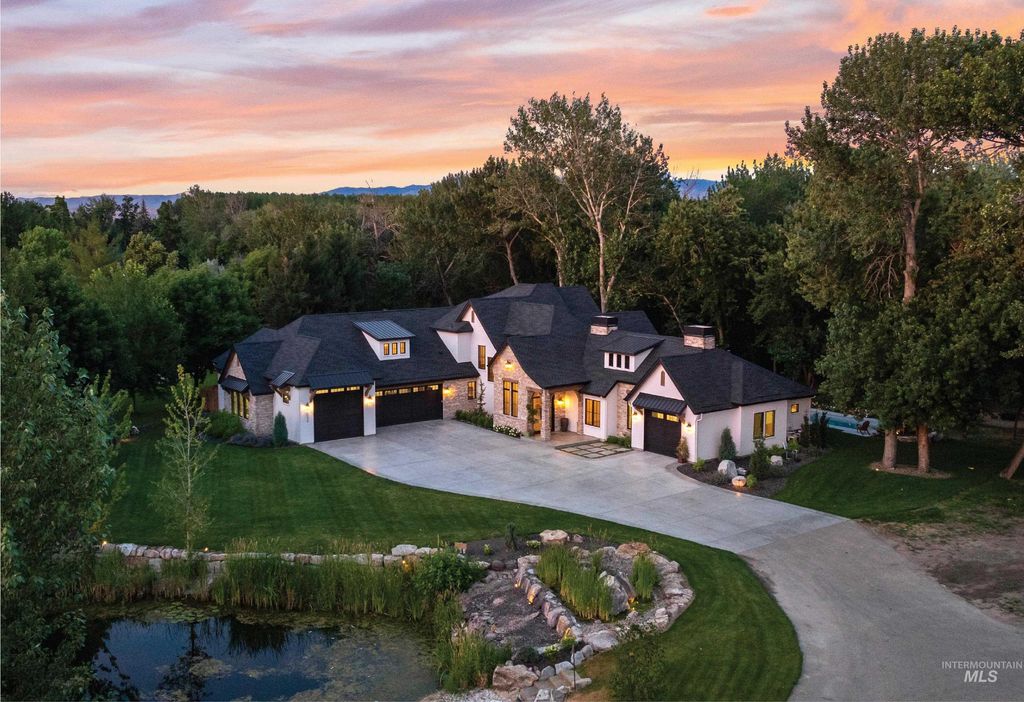 Photo of 228 S Alder Lane, Eagle, ID 83616 (MLS # 98972463)