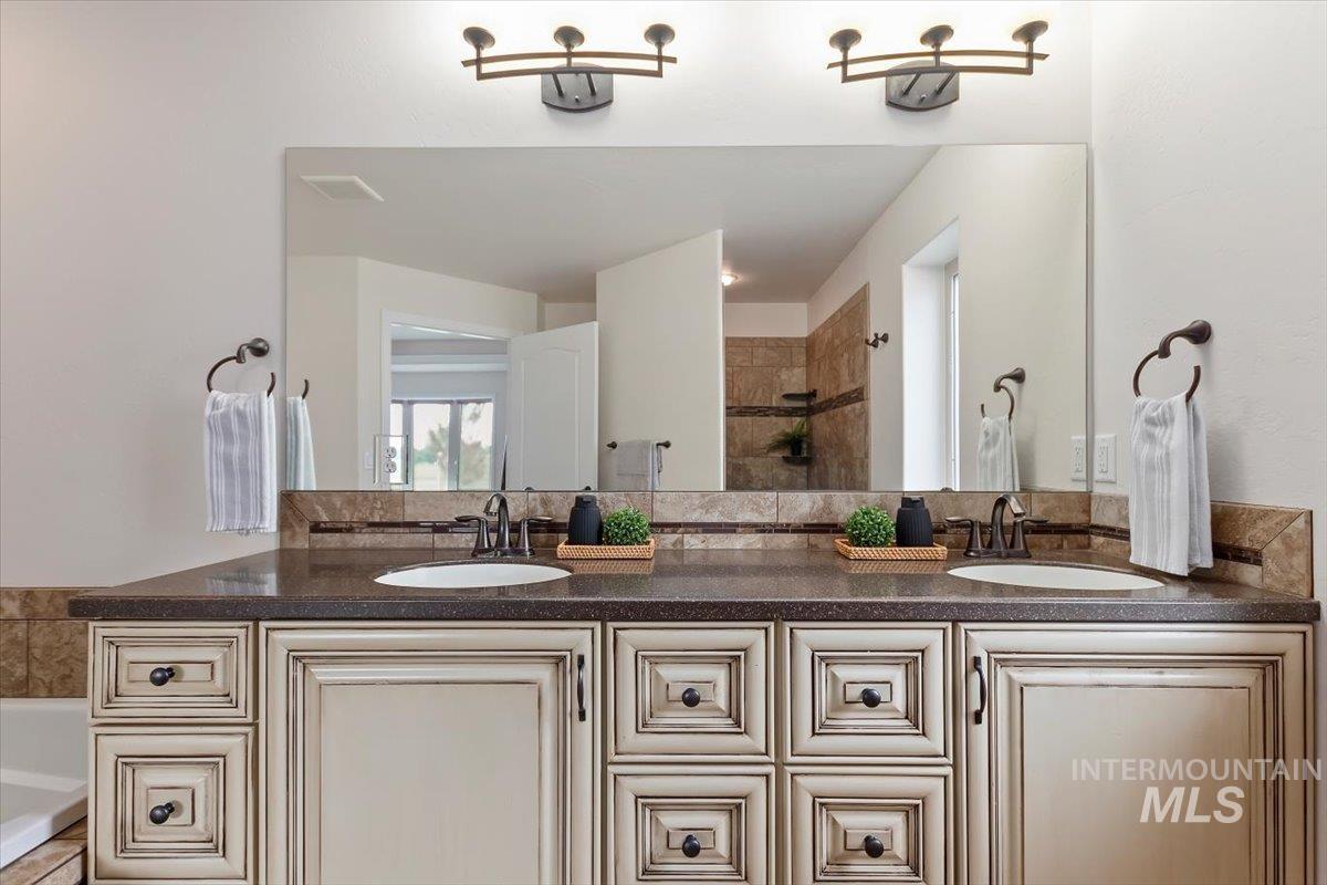 Kimberly, Idaho 83341, United States, 3 Bedrooms Bedrooms, ,3 BathroomsBathrooms,Residential,Active,18884