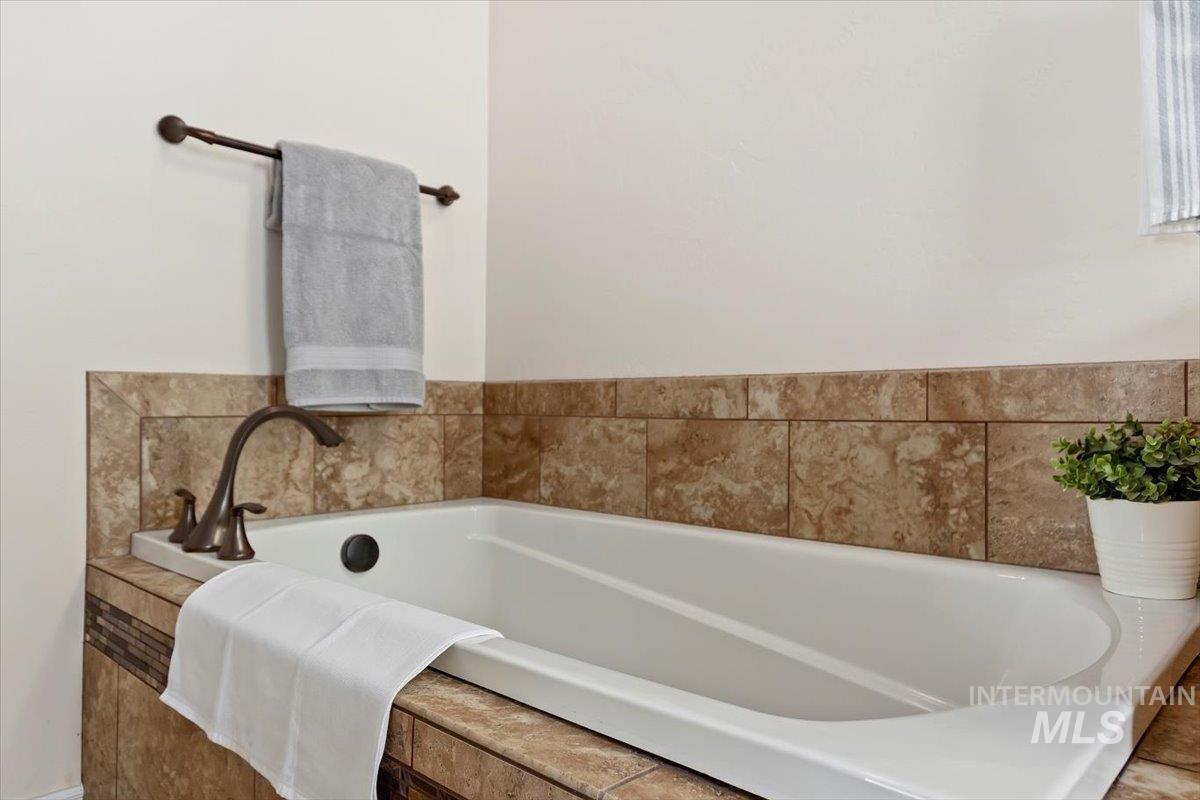 Kimberly, Idaho 83341, United States, 3 Bedrooms Bedrooms, ,3 BathroomsBathrooms,Residential,Active,18884