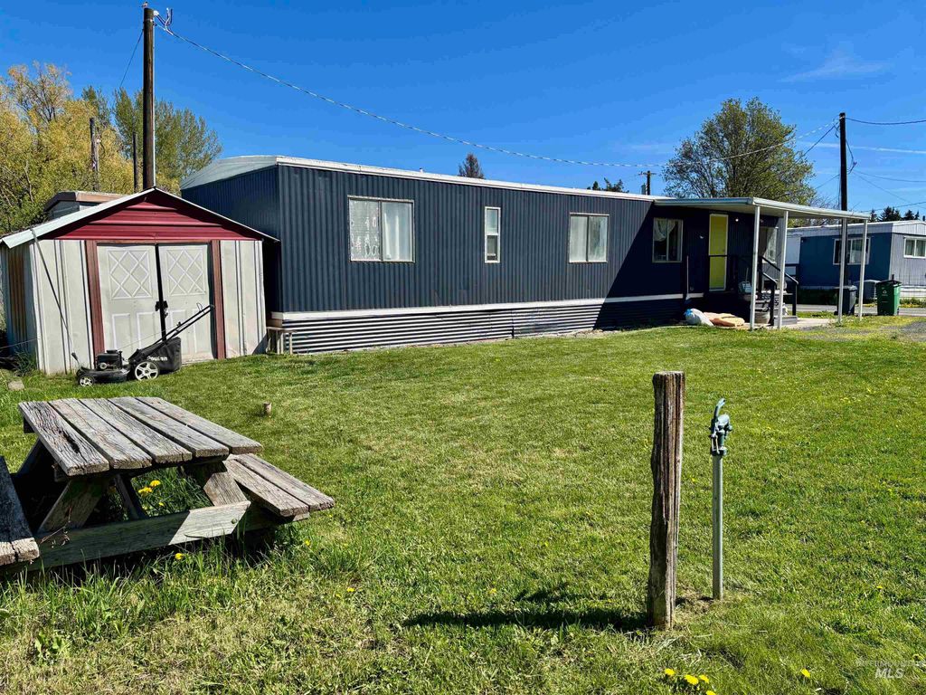Photo of 603 W Palouse River Drive #R40, Moscow, ID 83843 (MLS # 98986721)