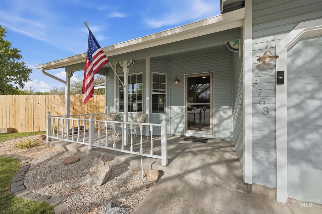 Photo of 3763 N Patton St, Boise, ID 83704 (MLS # 98984374)