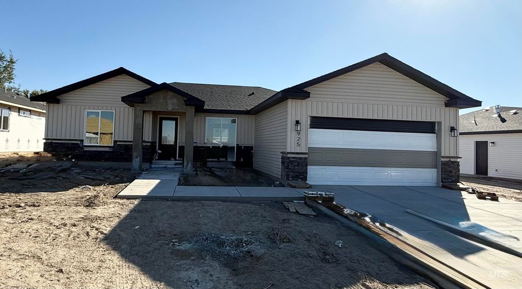 Photo of 925 E 23rd Ave #Lot 14 Block 4, Jerome, ID 83338 (MLS # 98959800)