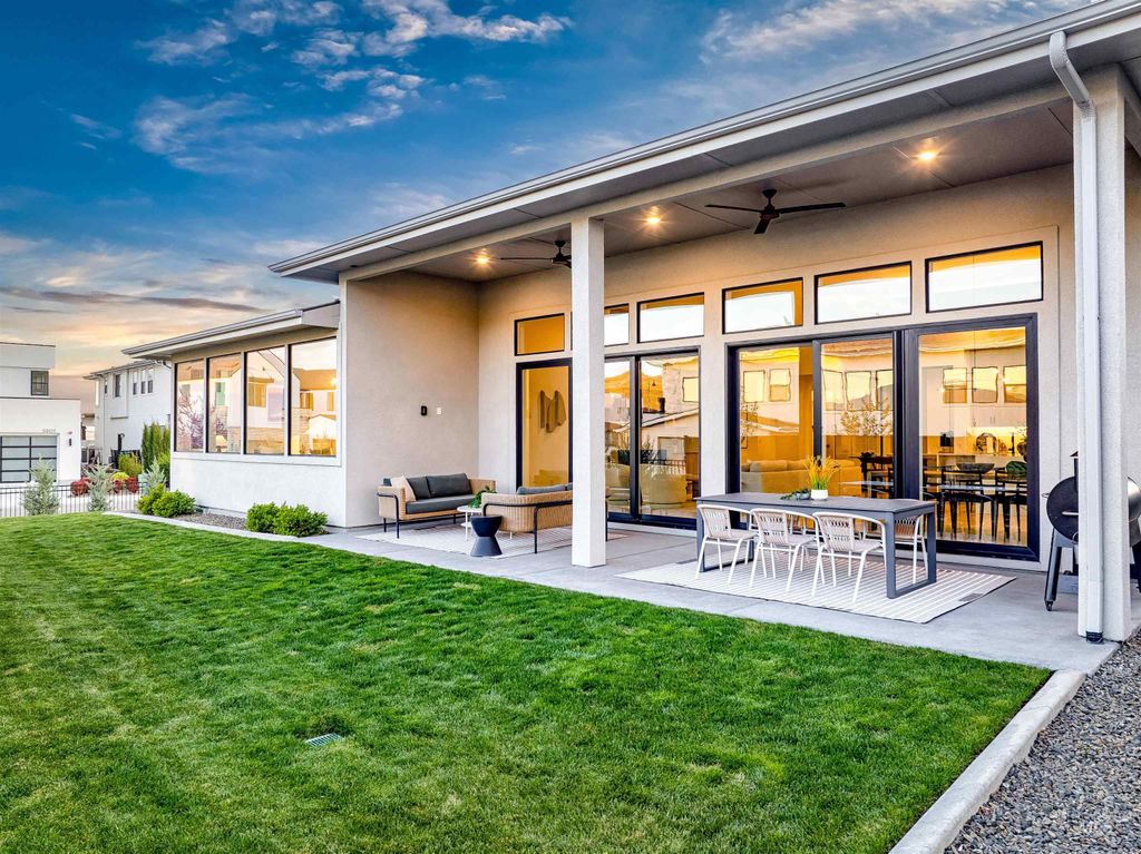 Photo of 2548 S Linnet Place, Boise, ID 83716 (MLS # 98982317)