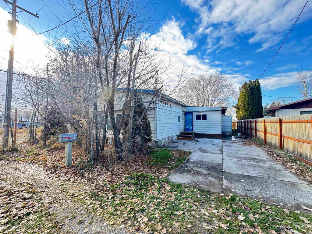 Photo of 421 S 700 W, Heyburn, ID 83336 (MLS # 98968893)