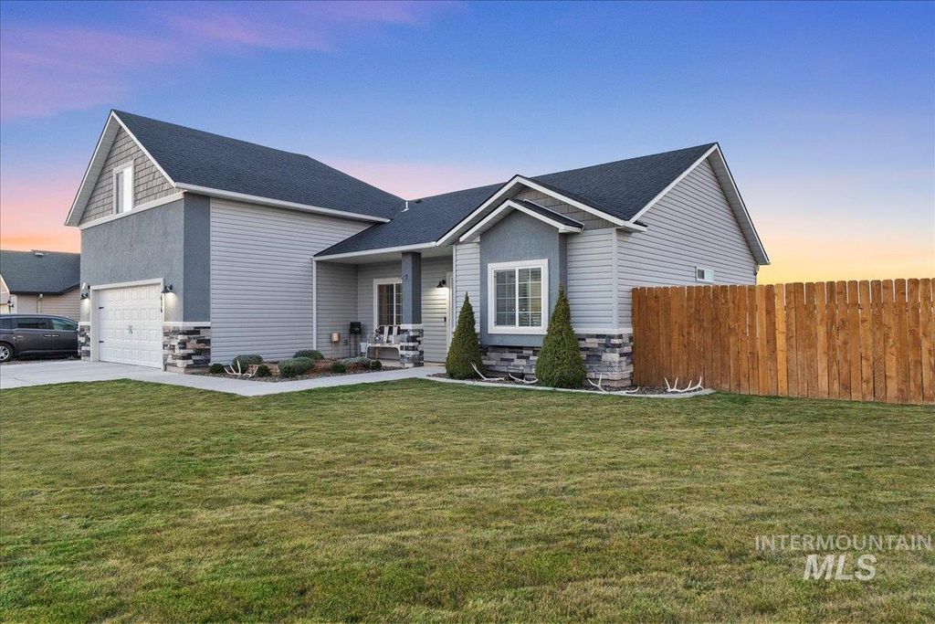 Photo of 616 22nd Ave E Ave, Jerome, ID 83338 (MLS # 98978778)